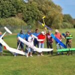 Aufstellung zum Gruppenfoto fast abgeschlossen