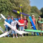 Jetzt fehlt nicht mehr viel für die richtige Aufstellung zum Gruppenfoto